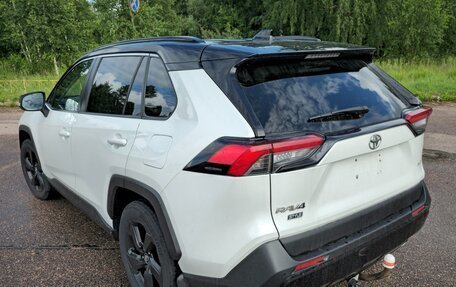 Toyota RAV4, 2020 год, 3 200 000 рублей, 6 фотография