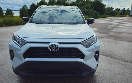 Toyota RAV4, 2020 год, 3 200 000 рублей, 9 фотография