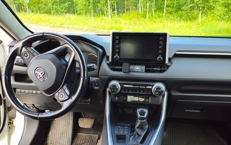 Toyota RAV4, 2020 год, 3 200 000 рублей, 14 фотография