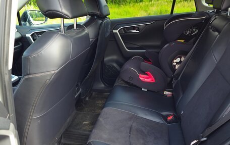 Toyota RAV4, 2020 год, 3 200 000 рублей, 12 фотография