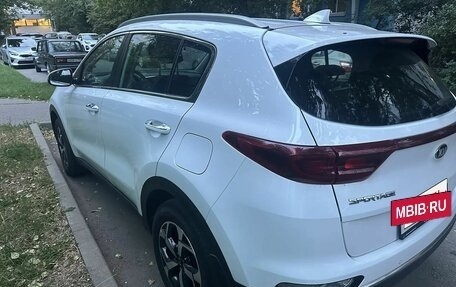 KIA Sportage IV рестайлинг, 2020 год, 2 500 000 рублей, 3 фотография