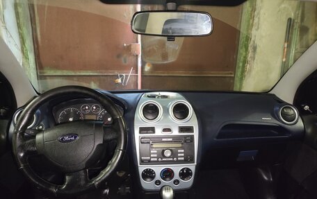 Ford Fiesta, 2006 год, 400 000 рублей, 3 фотография