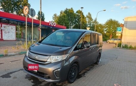 Honda Stepwgn IV, 2017 год, 2 050 000 рублей, 3 фотография