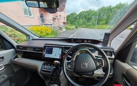Honda Stepwgn IV, 2017 год, 2 050 000 рублей, 13 фотография