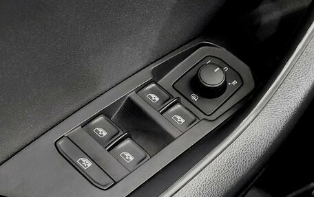 Skoda Karoq I, 2021 год, 2 350 000 рублей, 10 фотография