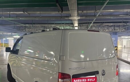 Volkswagen Transporter T5 рестайлинг, 2004 год, 1 050 000 рублей, 2 фотография
