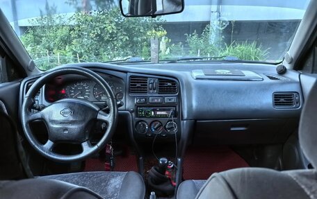 Nissan Primera II рестайлинг, 1997 год, 150 000 рублей, 23 фотография
