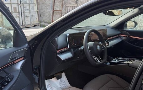 BMW 5 серия, 2025 год, 7 990 000 рублей, 6 фотография