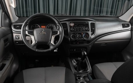 Mitsubishi L200 IV рестайлинг, 2017 год, 1 719 000 рублей, 6 фотография