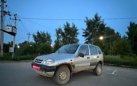 Chevrolet Niva I рестайлинг, 2004 год, 100 000 рублей, 1 фотография