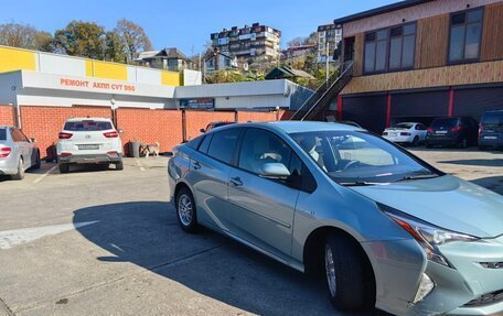 Toyota Prius IV XW50, 2016 год, 1 650 000 рублей, 14 фотография