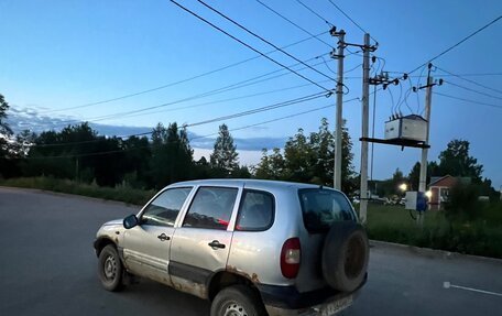 Chevrolet Niva I рестайлинг, 2004 год, 100 000 рублей, 5 фотография