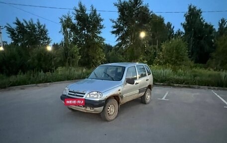 Chevrolet Niva I рестайлинг, 2004 год, 100 000 рублей, 4 фотография