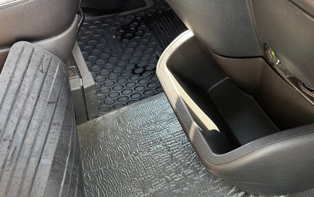 Mercedes-Benz Viano, 2012 год, 2 500 000 рублей, 15 фотография