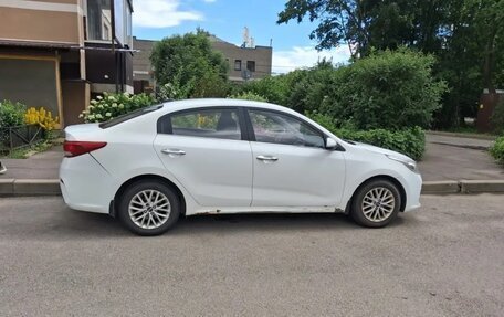 KIA Rio IV, 2017 год, 850 000 рублей, 2 фотография