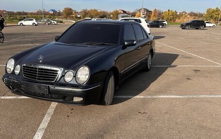 Mercedes-Benz E-Класс, 2000 год, 450 000 рублей, 4 фотография