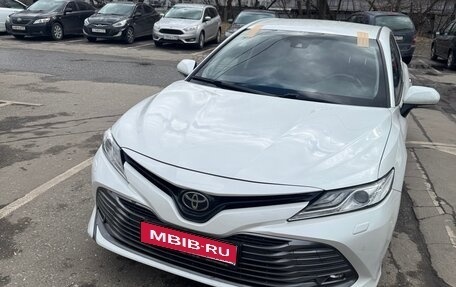Toyota Camry, 2019 год, 2 800 000 рублей, 1 фотография