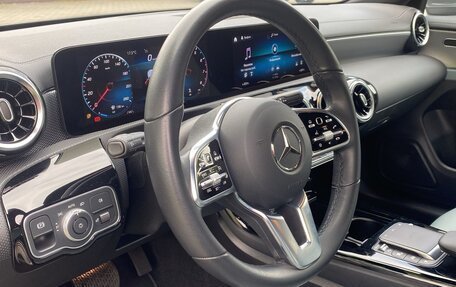 Mercedes-Benz CLA, 2023 год, 3 200 000 рублей, 13 фотография