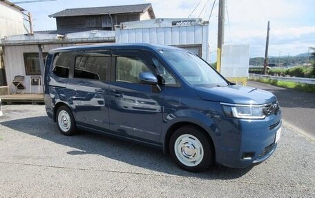 Honda Stepwgn, 2023 год, 2 212 000 рублей, 4 фотография