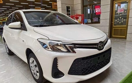 Toyota Vios III, 2022 год, 1 000 000 рублей, 2 фотография