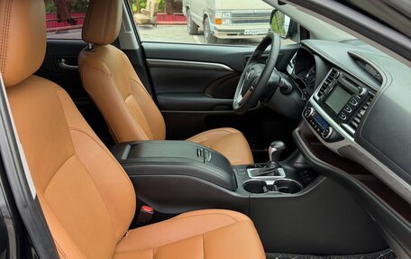 Toyota Highlander III, 2020 год, 4 100 000 рублей, 11 фотография