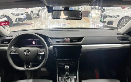 Skoda Superb, 2025 год, 1 871 003 рублей, 7 фотография