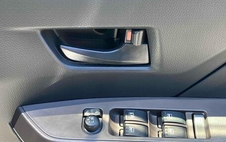 Toyota Roomy I, 2023 год, 720 100 рублей, 11 фотография