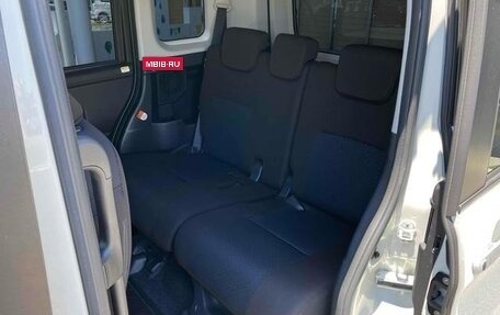 Toyota Roomy I, 2023 год, 720 100 рублей, 26 фотография