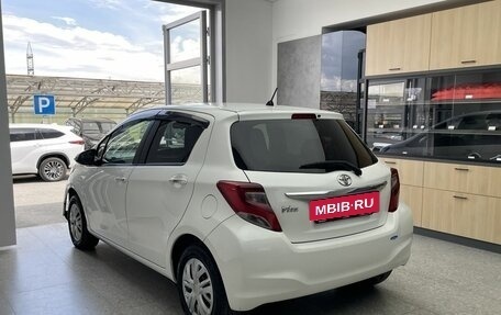 Toyota Vitz, 2015 год, 650 000 рублей, 6 фотография