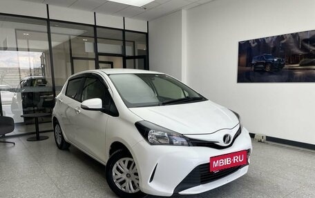 Toyota Vitz, 2015 год, 650 000 рублей, 3 фотография