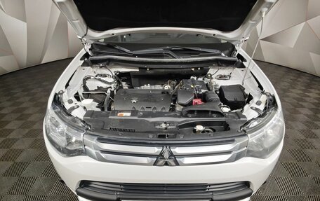 Mitsubishi Outlander III рестайлинг 3, 2014 год, 1 199 000 рублей, 10 фотография