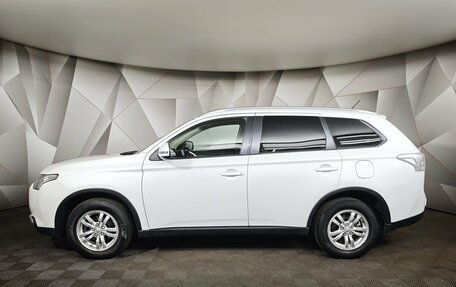 Mitsubishi Outlander III рестайлинг 3, 2014 год, 1 199 000 рублей, 5 фотография