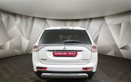 Mitsubishi Outlander III рестайлинг 3, 2014 год, 1 199 000 рублей, 8 фотография