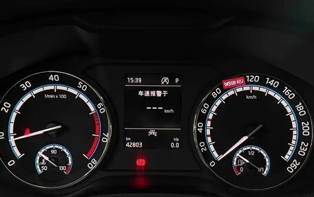 Skoda Karoq I, 2022 год, 1 880 000 рублей, 19 фотография