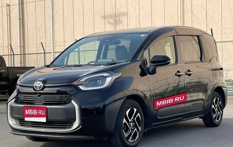 Toyota Sienta, 2023 год, 1 340 100 рублей, 1 фотография