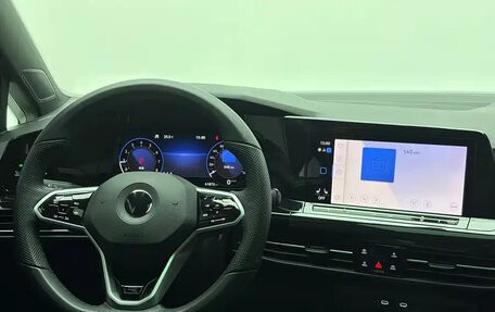 Volkswagen Golf VIII, 2023 год, 1 850 000 рублей, 19 фотография