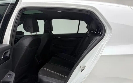 Volkswagen Golf VIII, 2023 год, 1 850 000 рублей, 23 фотография