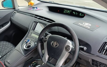 Toyota Prius, 2010 год, 950 000 рублей, 8 фотография