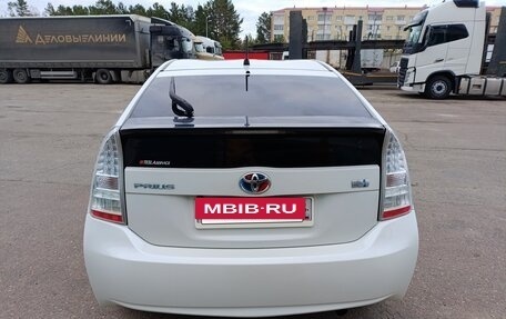 Toyota Prius, 2010 год, 950 000 рублей, 7 фотография