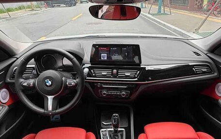 BMW 1 серия, 2023 год, 1 530 000 рублей, 10 фотография