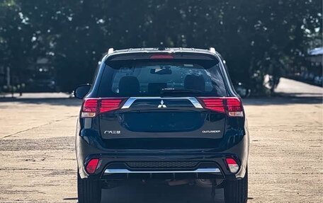 Mitsubishi Outlander III рестайлинг 3, 2022 год, 1 620 000 рублей, 5 фотография