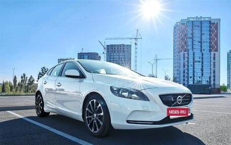 Volvo V40 II рестайлинг, 2014 год, 1 300 000 рублей, 2 фотография