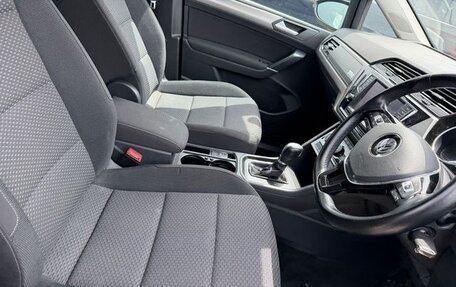 Volkswagen Touran III, 2016 год, 950 000 рублей, 10 фотография