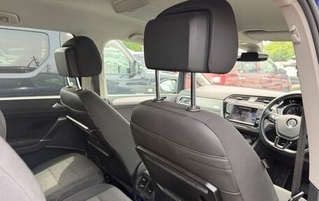 Volkswagen Touran III, 2016 год, 950 000 рублей, 16 фотография