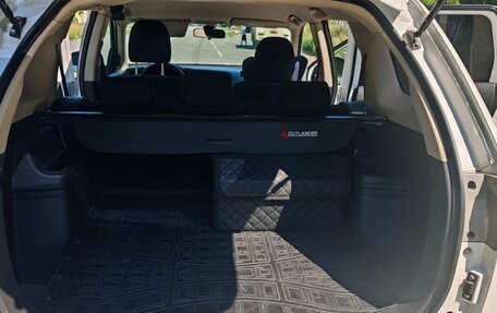 Mitsubishi Outlander III рестайлинг 3, 2013 год, 1 270 000 рублей, 15 фотография