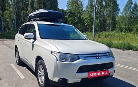 Mitsubishi Outlander III рестайлинг 3, 2013 год, 1 270 000 рублей, 2 фотография