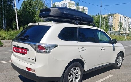 Mitsubishi Outlander III рестайлинг 3, 2013 год, 1 270 000 рублей, 5 фотография