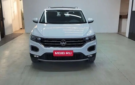 Volkswagen T-Roc I, 2023 год, 1 250 000 рублей, 1 фотография
