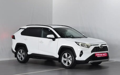 Toyota RAV4, 2022 год, 3 750 000 рублей, 2 фотография