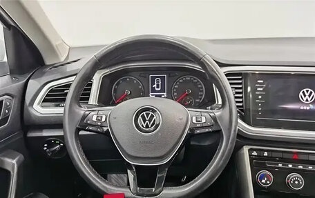 Volkswagen T-Roc I, 2023 год, 1 300 000 рублей, 5 фотография